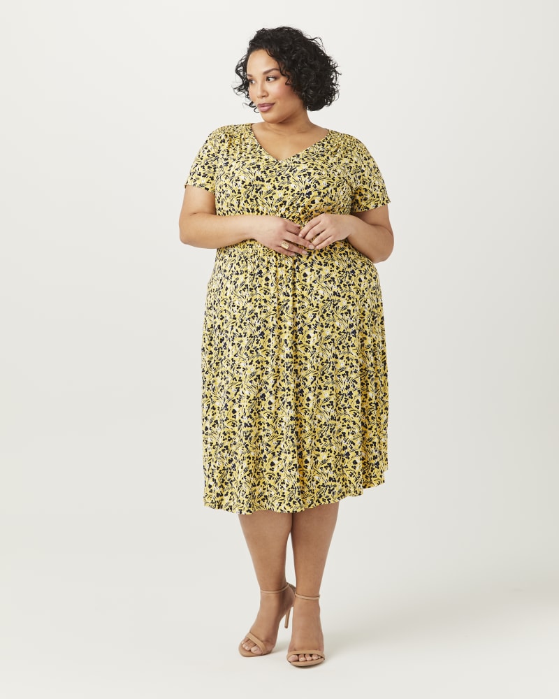 Plus size model with hourglass body shape wearing  by Sabrina Collective | Dia&Co | dia_product_style_image_id:153307